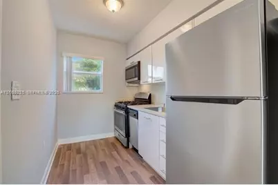 8000 NE Bayshore Ct #221, Miami, FL 33138 - Photo 6