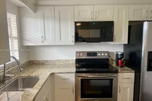 9620 Sunrise Lakes Blvd, Sunrise, FL 33322 - Photo 14