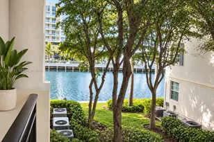 3135 NE 184th St, Aventura, FL 33160 - Photo 2