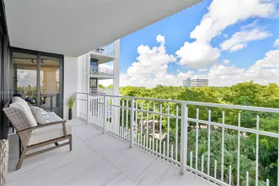 1000 Quayside Ter #709, Miami, FL 33138 - Photo 10