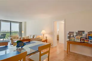 2457 Collins Ave, Miami Beach, FL 33140 - Photo 12