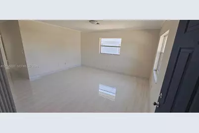 338 SW 8th Ave SW #., Vero Beach, FL 32962 - Photo 4