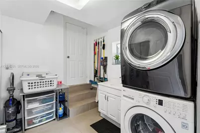 1650 NE 171st St, North Miami Beach, FL 33162 - Photo 22