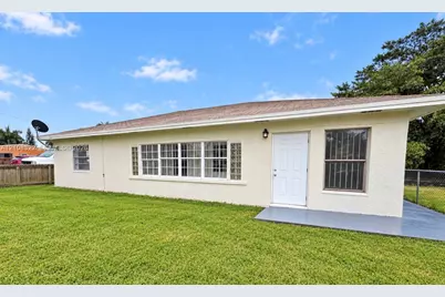 722 NW 7th Ave, Homestead, FL 33030 - Photo 2