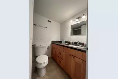 6039 Collins Ave #1208, Miami Beach, FL 33140 - Photo 10