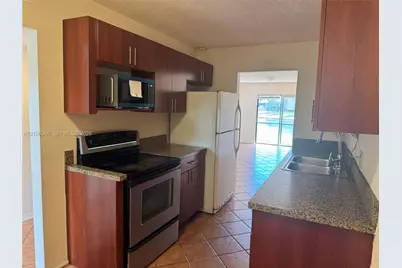 9944 Nob Hill Ct #9944, Sunrise, FL 33351 - Photo 2