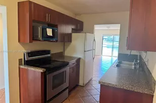 9944 Nob Hill Ct, Sunrise, FL 33351 - Photo 2