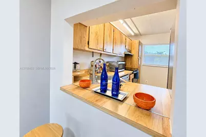 1801 NW 75th Ave #306, Plantation, FL 33313 - Photo 2