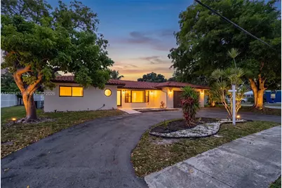 1109 SE 10th St, Deerfield Beach, FL 33441 - Photo 2