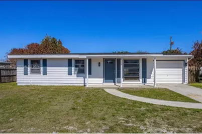 555 SE Airoso Blvd, Port Saint Lucie, FL 34983 - Photo 1