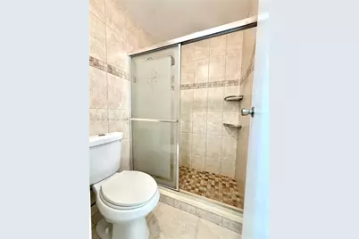 800 W 81st Pl, Hialeah, FL 33014 - Photo 24