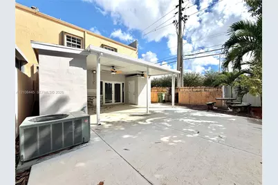 800 W 81st Pl, Hialeah, FL 33014 - Photo 38