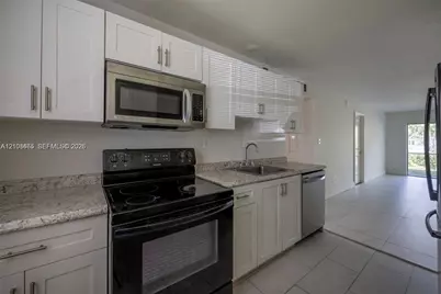 1401 NW 45th St #4, Deerfield Beach, FL 33064 - Photo 8