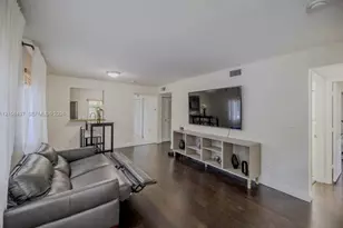 6245 SW 47th Manor, Davie, FL 33314 - Photo 4