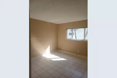 541 Blue Heron Dr #204, Hallandale Beach, FL 33009 - Photo 8