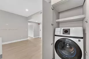 694 NE 76th St, Miami, FL 33138 - Photo 8