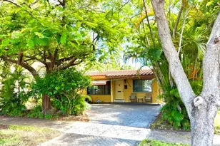 1124 NE 7th St, Hallandale Beach, FL 33009 - Photo 32