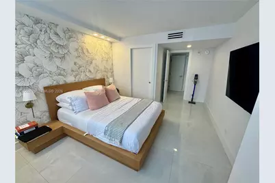 6039 Collins Ave #715, Miami Beach, FL 33140 - Photo 10