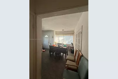 262 NE 111th St, Miami, FL 33161 - Photo 6