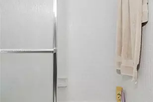 2001 Atlantic Shores Blvd, Hallandale Beach, FL 33009 - Photo 18