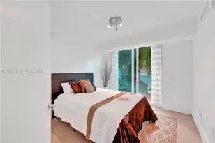 41 SE 5th St, Miami, FL 33131 - Photo 38