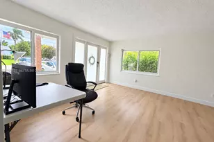 6561 SW 32nd St, Miami, FL 33155 - Photo 4