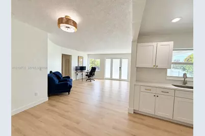 6561 SW 32nd St, Miami, FL 33155 - Photo 2