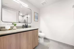 121 NE 5th St, Miami, FL 33132 - Photo 22