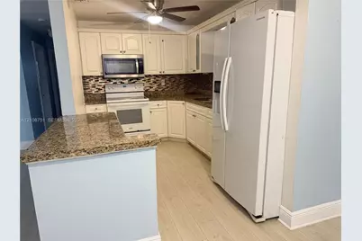 5651 NE 9th Ave, Oakland Park, FL 33334 - Photo 10