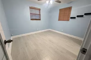 5651 NE 9th Ave, Oakland Park, FL 33334 - Photo 14
