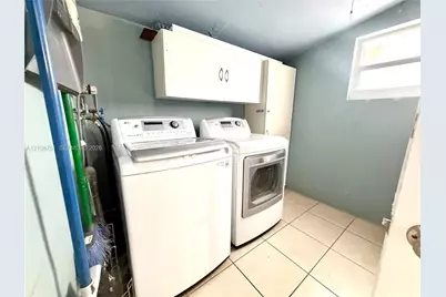 5651 NE 9th Ave, Oakland Park, FL 33334 - Photo 18