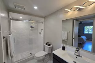 140 Lakeview Dr, Weston, FL 33326 - Photo 18