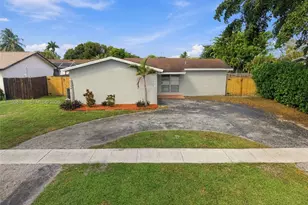 9611 Johnson St, Pembroke Pines, FL 33024 - Photo 1