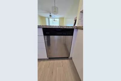 3000 Marcos Dr #P304, Aventura, FL 33160 - Photo 22
