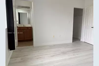 8861 W 35th Ave, Hialeah, FL 33018 - Photo 16