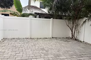 8861 W 35th Ave, Hialeah, FL 33018 - Photo 28
