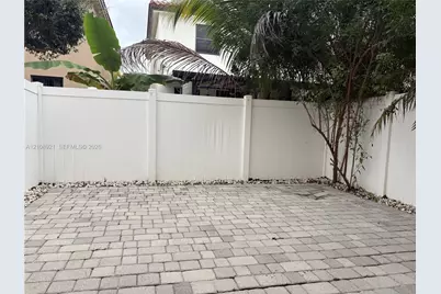 8861 W 35th Ave, Hialeah, FL 33018 - Photo 26