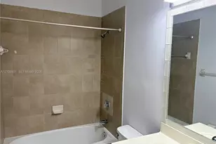 8861 W 35th Ave, Hialeah, FL 33018 - Photo 24