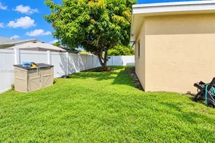 7607 NW 66th Terrace, Tamarac, FL 33321 - Photo 34