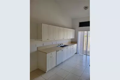 117 SE 3rd Ave #3, Hallandale Beach, FL 33009 - Photo 2