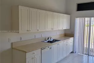 117 SE 3rd Ave, Hallandale Beach, FL 33009 - Photo 2