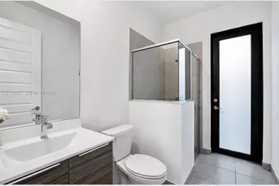 8763 NW 157th Ter, Miami Lakes, FL 33018 - Photo 10