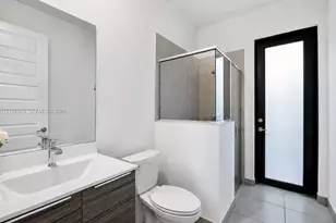 8763 NW 157th Terrace, Miami Lakes, FL 33018 - Photo 10