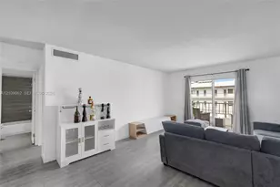 1580 West Ave, Miami Beach, FL 33139 - Photo 2