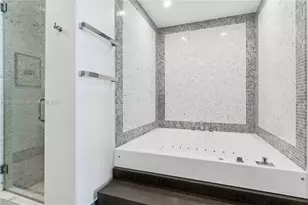 200 Biscayne Blvd Way, Miami, FL 33131 - Photo 16