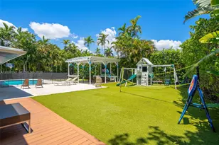 2471 NE 201st St, Miami, FL 33180 - Photo 70