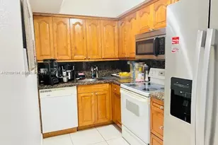 17530 NW 68th Ave, Hialeah, FL 33015 - Photo 8