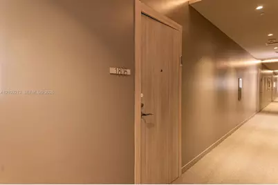 1000 Brickell Plz #1806, Miami, FL 33131 - Photo 8