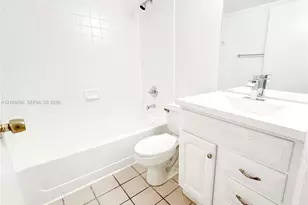 9491 S Palm Cir S, Pembroke Pines, FL 33025 - Photo 14