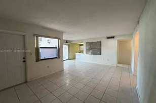 10231 Fontainebleau Blvd, Miami, FL 33172 - Photo 2